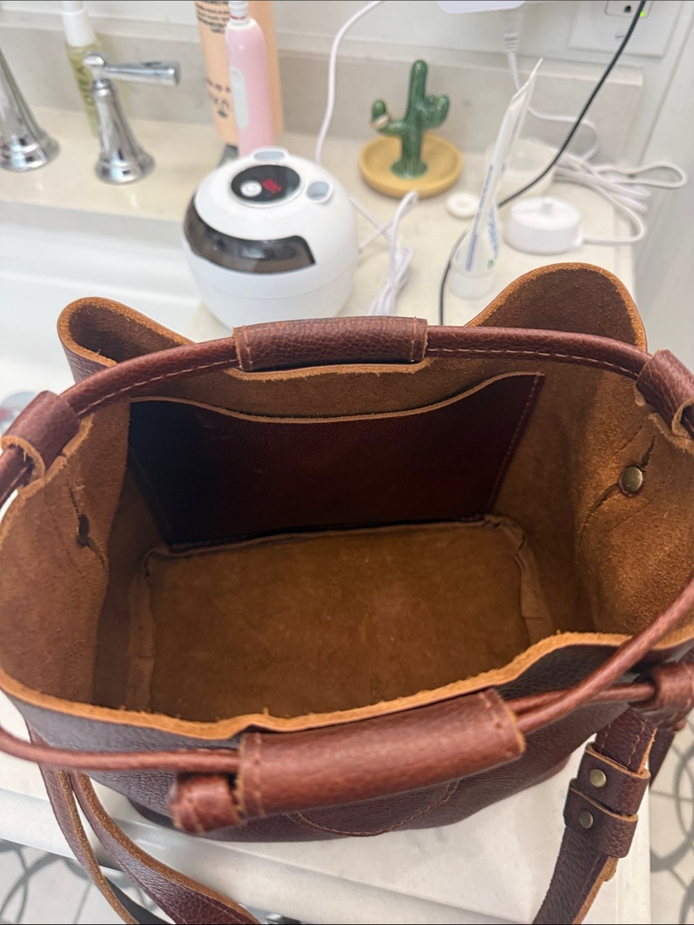 Portland Leather Goods small Firefly bucket bag - Picture 3 of 6